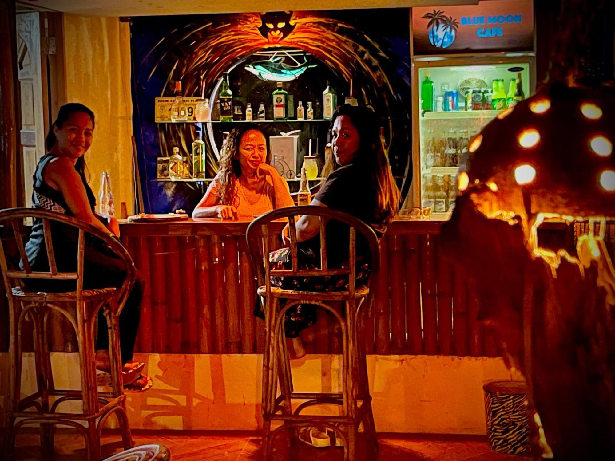 Blue Moon Guesthouse Puerto Princesa Exterior foto